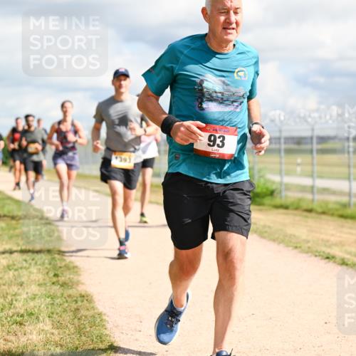 14.09.2025 - Airport Race Dr. Thomas Lammeyer http://msf.ph/oto/8877937 14.09.2025 12:24:50 Laufen 393, 93 meine-sportfotos.de