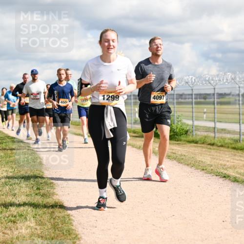 14.09.2025 - Airport Race Dr. Thomas Lammeyer http://msf.ph/oto/8878061 14.09.2025 12:25:08 Laufen 15, 701, 1299, 4005, 1773, 4097, 152 meine-sportfotos.de