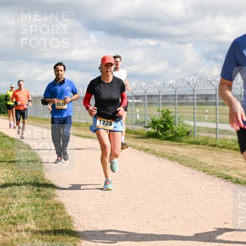14.09.2025 - Airport Race Dr. Thomas Lammeyer http://msf.ph/oto/8878155 14.09.2025 12:25:19 Laufen 2039, 1228, 154, 33 meine-sportfotos.de