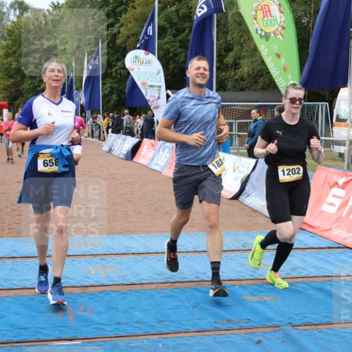 14.09.2025 - Airport Race Strokosch-Dieckow http://msf.ph/oto/8878184 14.09.2025 12:37:12 Ziel 193, 259, 517, 658, 987, 1202, 1375, 1645, 1789, 1822, 1830, 1840, 4057, 4218 meine-sportfotos.de