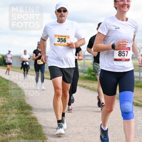 14.09.2025 - Airport Race Dr. Thomas Lammeyer http://msf.ph/oto/8878536 14.09.2025 12:26:21 Laufen 200, 356, 857 meine-sportfotos.de