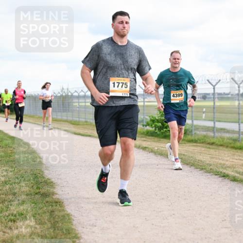 14.09.2025 - Airport Race Dr. Thomas Lammeyer http://msf.ph/oto/8878672 14.09.2025 12:26:37 Laufen 1775, 1775, 4399, 4399 meine-sportfotos.de