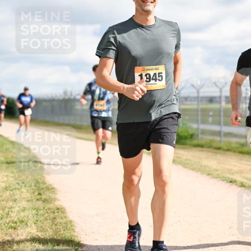 14.09.2025 - Airport Race Dr. Thomas Lammeyer http://msf.ph/oto/8878814 14.09.2025 12:27:00 Laufen 4142, 1945, 1310 meine-sportfotos.de