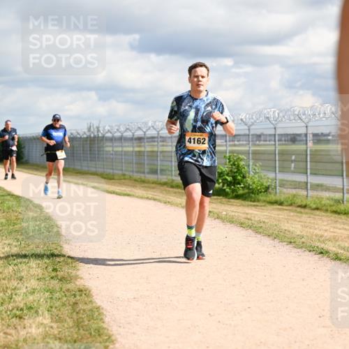 14.09.2025 - Airport Race Dr. Thomas Lammeyer http://msf.ph/oto/8878823 14.09.2025 12:27:01 Laufen 4162 meine-sportfotos.de