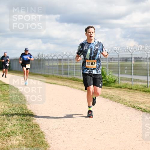 14.09.2025 - Airport Race Dr. Thomas Lammeyer http://msf.ph/oto/8878826 14.09.2025 12:27:01 Laufen 4162 meine-sportfotos.de