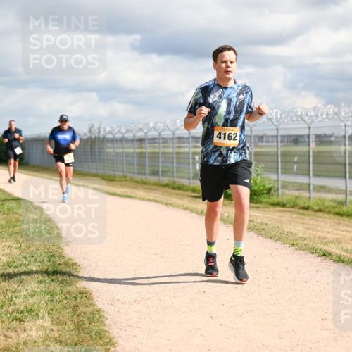 14.09.2025 - Airport Race Dr. Thomas Lammeyer http://msf.ph/oto/8878828 14.09.2025 12:27:01 Laufen 4162 meine-sportfotos.de