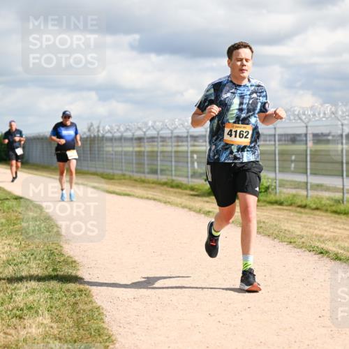 14.09.2025 - Airport Race Dr. Thomas Lammeyer http://msf.ph/oto/8878829 14.09.2025 12:27:02 Laufen 4162 meine-sportfotos.de