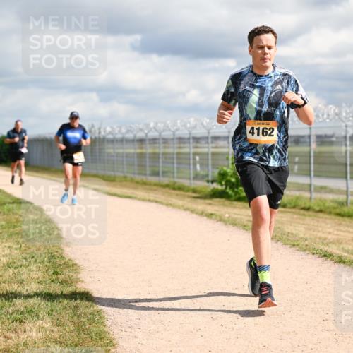 14.09.2025 - Airport Race Dr. Thomas Lammeyer http://msf.ph/oto/8878832 14.09.2025 12:27:02 Laufen 4162 meine-sportfotos.de