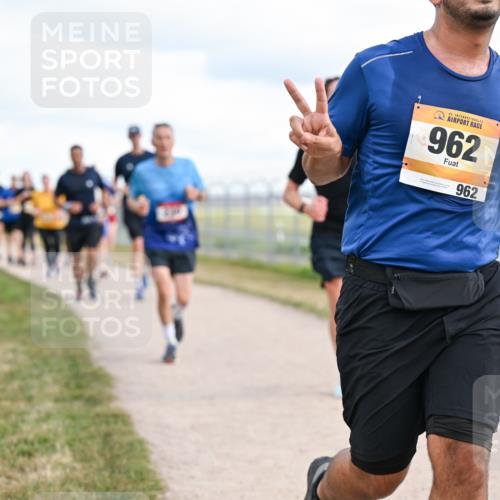 14.09.2025 - Airport Race Dr. Thomas Lammeyer http://msf.ph/oto/8878974 14.09.2025 12:27:29 Laufen 42, 962, 962 meine-sportfotos.de