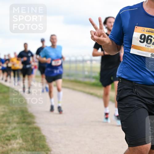 14.09.2025 - Airport Race Dr. Thomas Lammeyer http://msf.ph/oto/8878975 14.09.2025 12:27:30 Laufen 42, 962, 962 meine-sportfotos.de