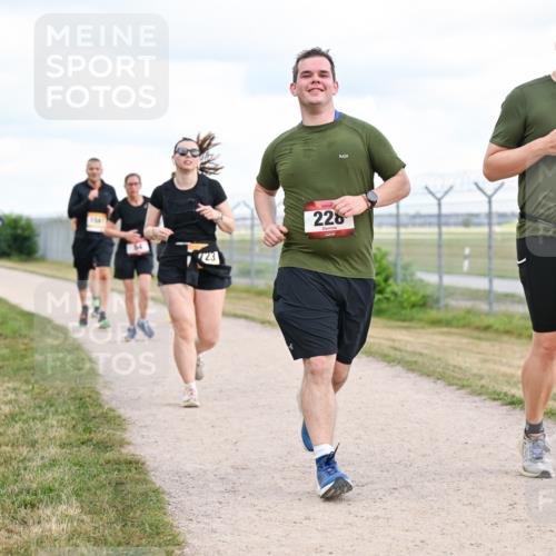 14.09.2025 - Airport Race Dr. Thomas Lammeyer http://msf.ph/oto/8879333 14.09.2025 12:28:24 Laufen 23, 228, 90 meine-sportfotos.de