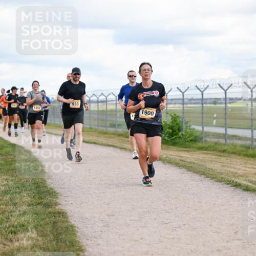 14.09.2025 - Airport Race Dr. Thomas Lammeyer http://msf.ph/oto/8879391 14.09.2025 12:28:35 Laufen 1352, 933, 1900 meine-sportfotos.de