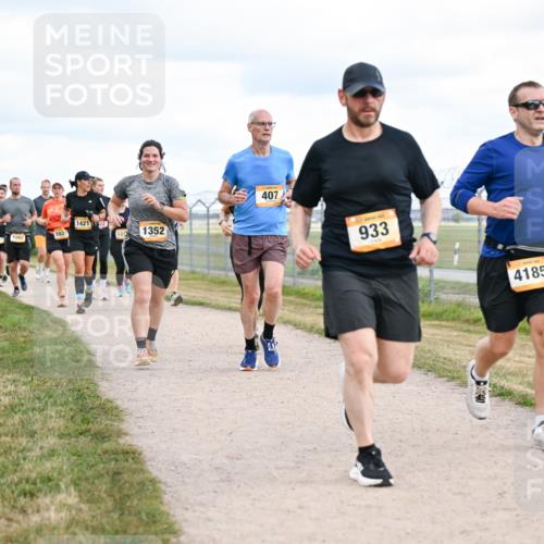 14.09.2025 - Airport Race Dr. Thomas Lammeyer http://msf.ph/oto/8879417 14.09.2025 12:28:37 Laufen 159, 1421, 12, 103, 1092, 137, 1352, 407, 933, 4185 meine-sportfotos.de