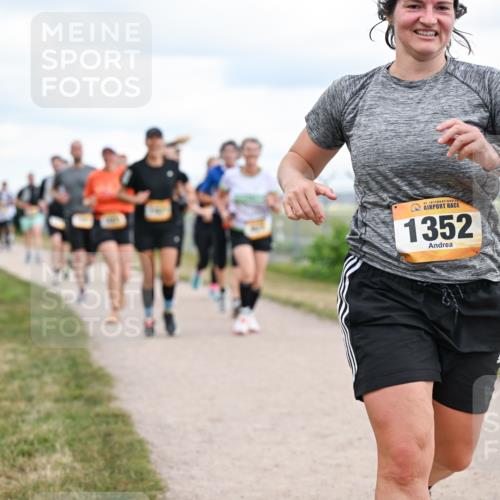 14.09.2025 - Airport Race Dr. Thomas Lammeyer http://msf.ph/oto/8879447 14.09.2025 12:28:40 Laufen 42, 1352 meine-sportfotos.de