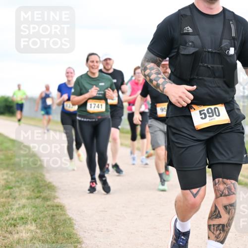 14.09.2025 - Airport Race Dr. Thomas Lammeyer http://msf.ph/oto/8879755 14.09.2025 12:29:21 Laufen 1741, 95, 590 meine-sportfotos.de