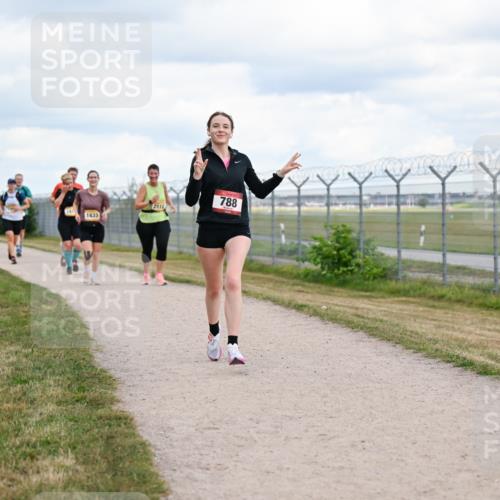 14.09.2025 - Airport Race Dr. Thomas Lammeyer http://msf.ph/oto/8879821 14.09.2025 12:29:33 Laufen 1833, 2112, 788 meine-sportfotos.de
