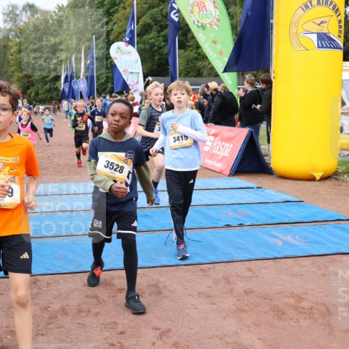 14.09.2025 - Airport Race Strokosch-Dieckow http://msf.ph/oto/8879830 14.09.2025 10:08:35 Ziel 3049, 3149, 3247, 3300, 3362, 3364, 3365, 3415, 3426, 3437, 3528, 3590, 3723, 3728 meine-sportfotos.de