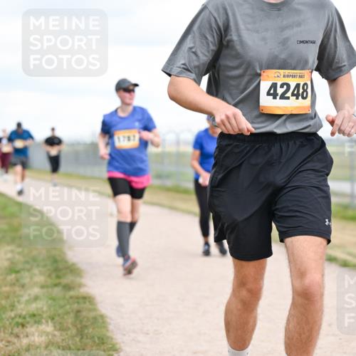 14.09.2025 - Airport Race Dr. Thomas Lammeyer http://msf.ph/oto/8879975 14.09.2025 12:29:52 Laufen 42, 4248 meine-sportfotos.de