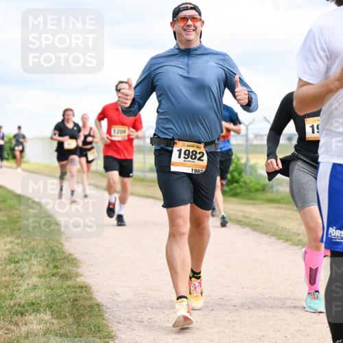 14.09.2025 - Airport Race Dr. Thomas Lammeyer http://msf.ph/oto/8880624 14.09.2025 12:31:08 Laufen 1208, 1982, 1982, 1307, 19, 2 meine-sportfotos.de