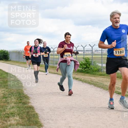 14.09.2025 - Airport Race Dr. Thomas Lammeyer http://msf.ph/oto/8880733 14.09.2025 12:31:23 Laufen 42, 1232, 1426, 1180 meine-sportfotos.de