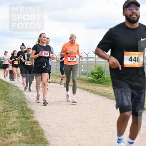 14.09.2025 - Airport Race Dr. Thomas Lammeyer http://msf.ph/oto/8880825 14.09.2025 12:31:38 Laufen 4158, 1555, 766, 695, 446 meine-sportfotos.de