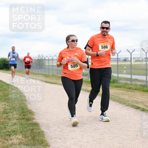 14.09.2025 - Airport Race Dr. Thomas Lammeyer http://msf.ph/oto/8881629 14.09.2025 12:33:34 Laufen 585, 586 meine-sportfotos.de