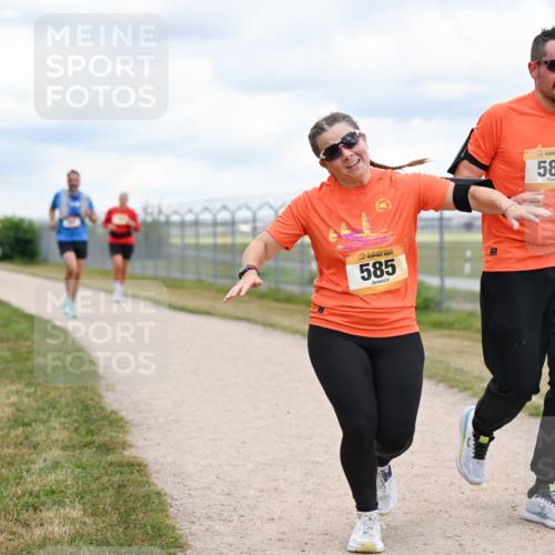 14.09.2025 - Airport Race Dr. Thomas Lammeyer http://msf.ph/oto/8881637 14.09.2025 12:33:34 Laufen 585, 586 meine-sportfotos.de