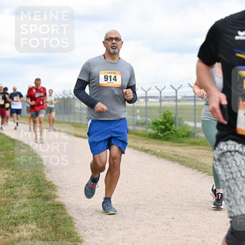 14.09.2025 - Airport Race Dr. Thomas Lammeyer http://msf.ph/oto/8881972 14.09.2025 12:34:22 Laufen 914, 010, 1637 meine-sportfotos.de