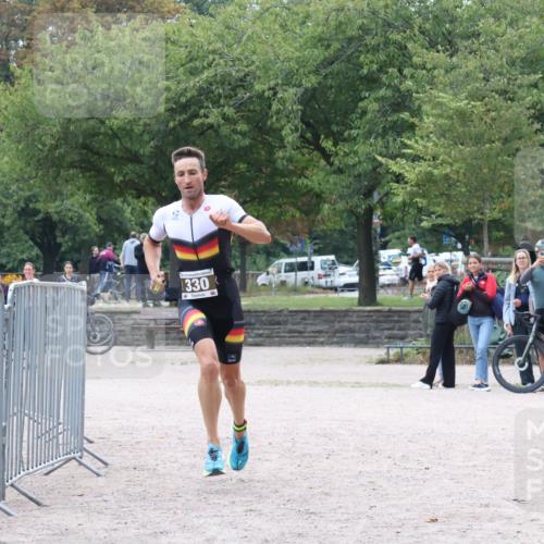 14.09.2025 - Stadtparktriathlon Strokosch-Dieckow http://msf.ph/oto/8882020 14.09.2025 09:40:33 Ziel 330 meine-sportfotos.de