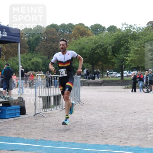 14.09.2025 - Stadtparktriathlon Strokosch-Dieckow http://msf.ph/oto/8882026 14.09.2025 09:40:35 Ziel 330 meine-sportfotos.de