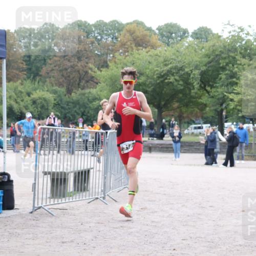 14.09.2025 - Stadtparktriathlon Strokosch-Dieckow http://msf.ph/oto/8882114 14.09.2025 09:43:26 Ziel 307, 310, 351 meine-sportfotos.de