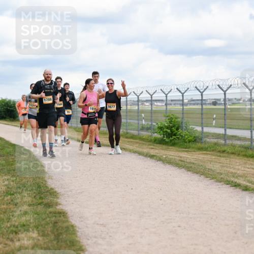 14.09.2025 - Airport Race Dr. Thomas Lammeyer http://msf.ph/oto/8882152 14.09.2025 12:34:39 Laufen 1235, 113, 1788, 1986, 352, 1811, 1677, 438 meine-sportfotos.de