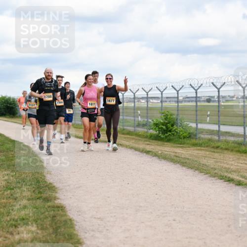 14.09.2025 - Airport Race Dr. Thomas Lammeyer http://msf.ph/oto/8882155 14.09.2025 12:34:39 Laufen 201, 1137, 1788, 1986, 1677, 352, 1811 meine-sportfotos.de