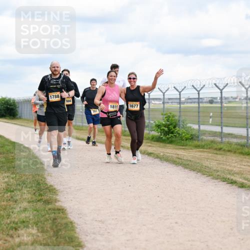 14.09.2025 - Airport Race Dr. Thomas Lammeyer http://msf.ph/oto/8882165 14.09.2025 12:34:40 Laufen 12, 1788, 986, 1811, 1677, 352 meine-sportfotos.de