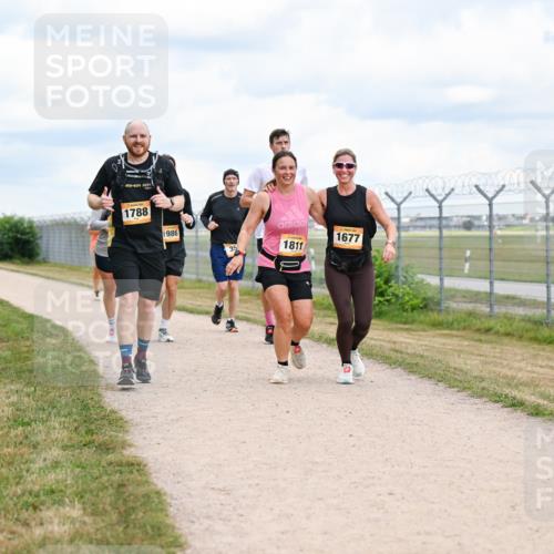 14.09.2025 - Airport Race Dr. Thomas Lammeyer http://msf.ph/oto/8882175 14.09.2025 12:34:41 Laufen 201, 1788, 1986, 1677, 1811 meine-sportfotos.de