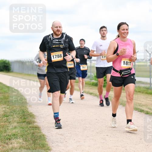 14.09.2025 - Airport Race Dr. Thomas Lammeyer http://msf.ph/oto/8882197 14.09.2025 12:34:43 Laufen 201, 1788, 1986, 352, 175, 1811, 1677 meine-sportfotos.de