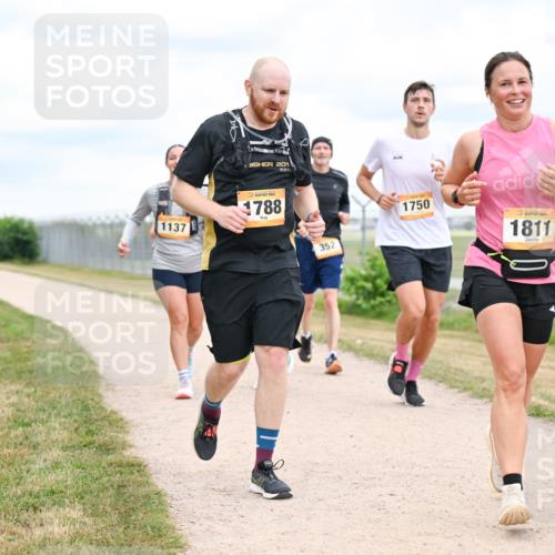 14.09.2025 - Airport Race Dr. Thomas Lammeyer http://msf.ph/oto/8882204 14.09.2025 12:34:43 Laufen 201, 1137, 1788, 352, 1750, 1811 meine-sportfotos.de