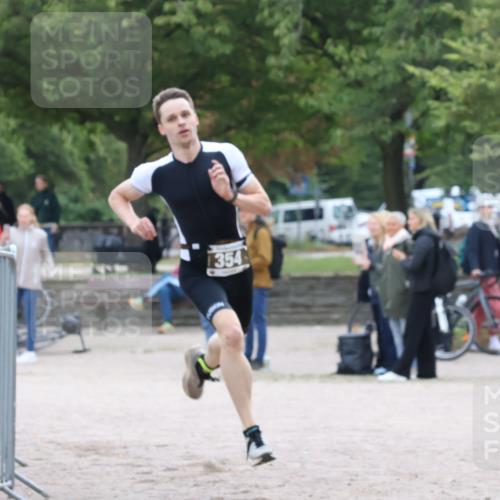 14.09.2025 - Stadtparktriathlon Strokosch-Dieckow http://msf.ph/oto/8882373 14.09.2025 09:47:28 Ziel 339, 354 meine-sportfotos.de