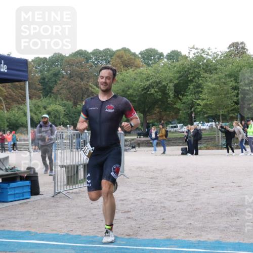 14.09.2025 - Stadtparktriathlon Strokosch-Dieckow http://msf.ph/oto/8882516 14.09.2025 09:49:07 Ziel 318, 340 meine-sportfotos.de