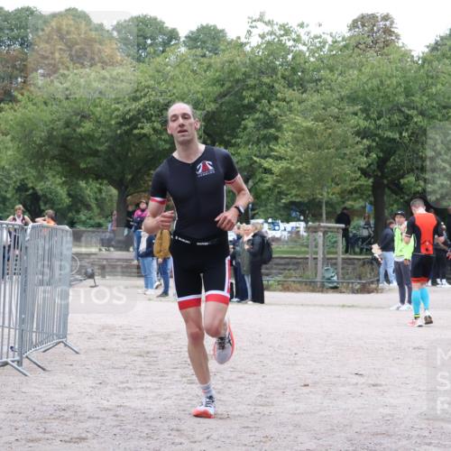 14.09.2025 - Stadtparktriathlon Strokosch-Dieckow http://msf.ph/oto/8882619 14.09.2025 09:50:10 Ziel 372 meine-sportfotos.de