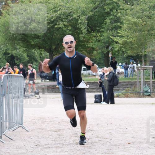 14.09.2025 - Stadtparktriathlon Strokosch-Dieckow http://msf.ph/oto/8882629 14.09.2025 09:50:32 Ziel 303, 348 meine-sportfotos.de