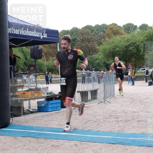 14.09.2025 - Stadtparktriathlon Strokosch-Dieckow http://msf.ph/oto/8882784 14.09.2025 09:51:57 Ziel 319, 332 meine-sportfotos.de