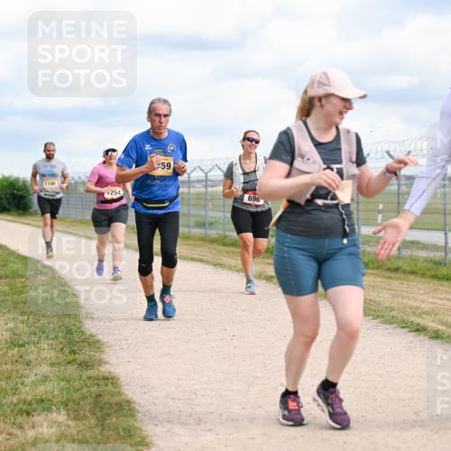 14.09.2025 - Airport Race Dr. Thomas Lammeyer http://msf.ph/oto/8882824 14.09.2025 12:36:01 Laufen 1186, 254, 59, 696, 1503 meine-sportfotos.de