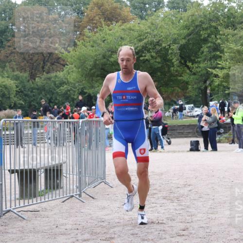 14.09.2025 - Stadtparktriathlon Strokosch-Dieckow http://msf.ph/oto/8882997 14.09.2025 09:57:18 Ziel 416 meine-sportfotos.de