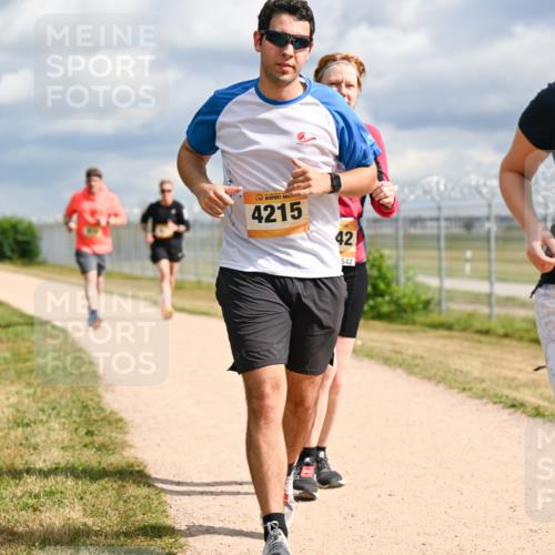 14.09.2025 - Airport Race Dr. Thomas Lammeyer http://msf.ph/oto/8883263 14.09.2025 12:36:45 Laufen 4215, 42, 542, 547 meine-sportfotos.de