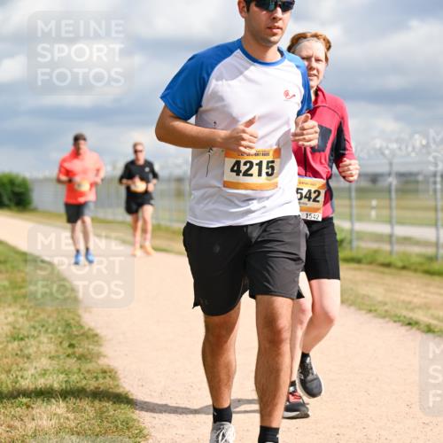 14.09.2025 - Airport Race Dr. Thomas Lammeyer http://msf.ph/oto/8883266 14.09.2025 12:36:45 Laufen 4215, 542, 1542, 54 meine-sportfotos.de