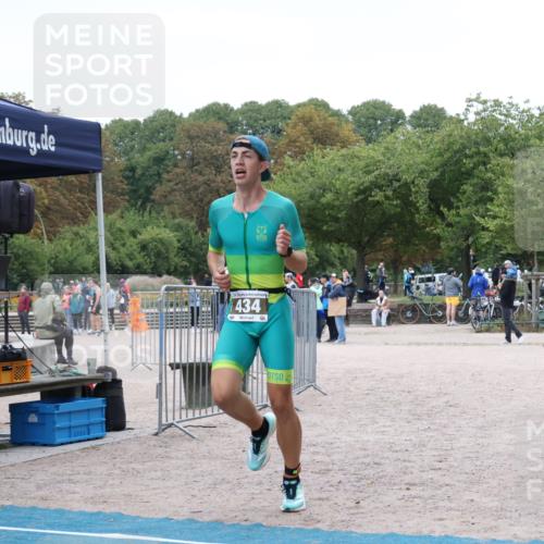 14.09.2025 - Stadtparktriathlon Strokosch-Dieckow http://msf.ph/oto/8883430 14.09.2025 10:09:16 Ziel 434 meine-sportfotos.de