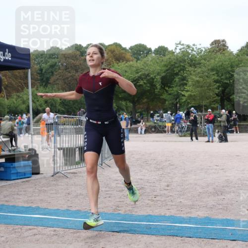14.09.2025 - Stadtparktriathlon Strokosch-Dieckow http://msf.ph/oto/8883473 14.09.2025 10:10:05 Ziel 406, 460 meine-sportfotos.de