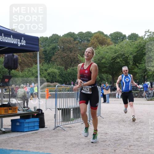 14.09.2025 - Stadtparktriathlon Strokosch-Dieckow http://msf.ph/oto/8883533 14.09.2025 10:11:34 Ziel 391, 462 meine-sportfotos.de