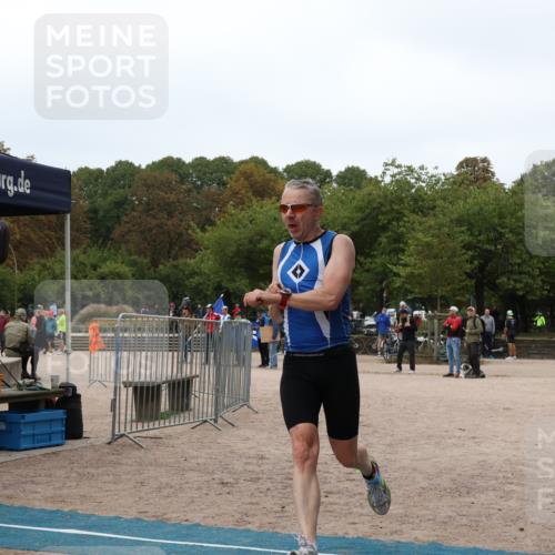 14.09.2025 - Stadtparktriathlon Strokosch-Dieckow http://msf.ph/oto/8883540 14.09.2025 10:11:35 Ziel 391, 462 meine-sportfotos.de
